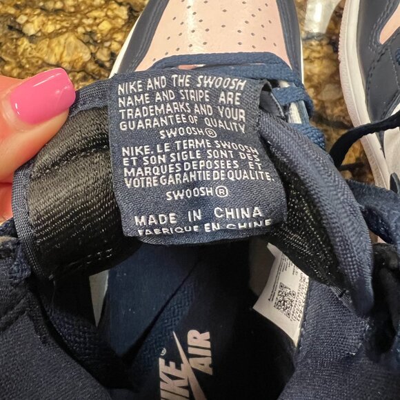 Nike Air Jordan 1 High Top - Picture 6 of 7